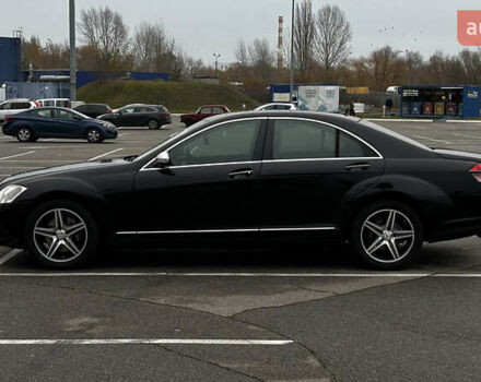 Черный Мерседес С Класс, объемом двигателя 2.99 л и пробегом 208 тыс. км за 14000 $, фото 4 на Automoto.ua