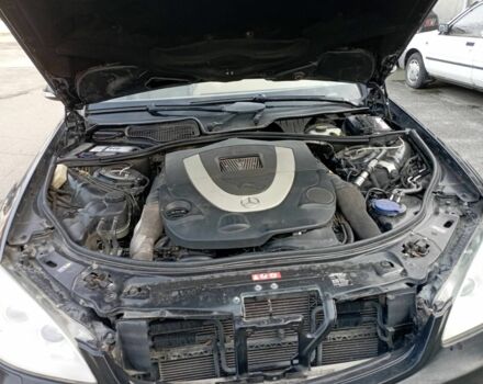 Черный Мерседес С Класс, объемом двигателя 5.5 л и пробегом 236 тыс. км за 11000 $, фото 2 на Automoto.ua