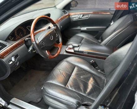 Чорний Мерседес С Клас, об'ємом двигуна 5.46 л та пробігом 560 тис. км за 7650 $, фото 13 на Automoto.ua