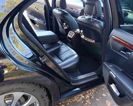 Мерседес С Класс 2007 в Львове на Automoto.ua Черный Мерседес С Класс, объемом двигателя 3.2 л и пробегом 320 тыс. км за 15000 $, фото 3 на Automoto.ua