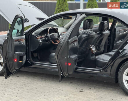 Черный Мерседес С Класс, объемом двигателя 3.5 л и пробегом 217 тыс. км за 10300 $, фото 31 на Automoto.ua