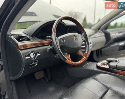 Черный Мерседес С Класс, объемом двигателя 3.5 л и пробегом 217 тыс. км за 10300 $, фото 39 на Automoto.ua