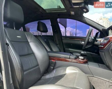 Черный Мерседес С Класс, объемом двигателя 6.21 л и пробегом 150 тыс. км за 16990 $, фото 12 на Automoto.ua