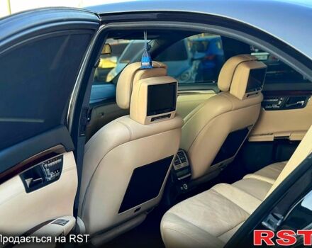 Черный Мерседес С Класс, объемом двигателя 5.5 л и пробегом 202 тыс. км за 8999 $, фото 2 на Automoto.ua