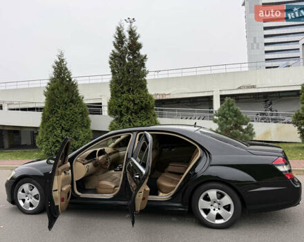 Черный Мерседес С Класс, объемом двигателя 3.5 л и пробегом 305 тыс. км за 7800 $, фото 18 на Automoto.ua