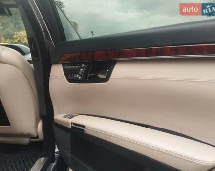 Черный Мерседес С Класс, объемом двигателя 5.5 л и пробегом 416 тыс. км за 9500 $, фото 10 на Automoto.ua