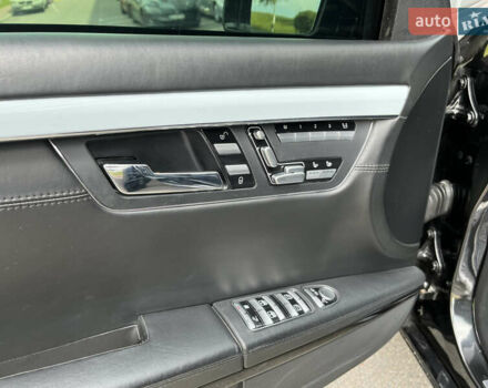 Черный Мерседес С Класс, объемом двигателя 5.5 л и пробегом 81 тыс. км за 33000 $, фото 11 на Automoto.ua