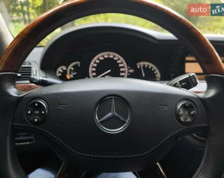 Черный Мерседес С Класс, объемом двигателя 5.46 л и пробегом 322 тыс. км за 15000 $, фото 13 на Automoto.ua