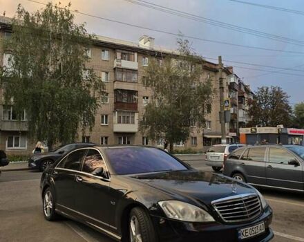 Чорний Мерседес С Клас, об'ємом двигуна 5.51 л та пробігом 270 тис. км за 10800 $, фото 9 на Automoto.ua