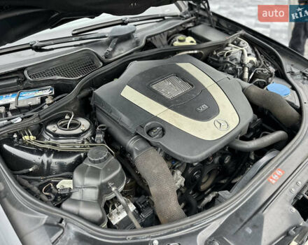 Чорний Мерседес С Клас, об'ємом двигуна 3.5 л та пробігом 220 тис. км за 10800 $, фото 43 на Automoto.ua