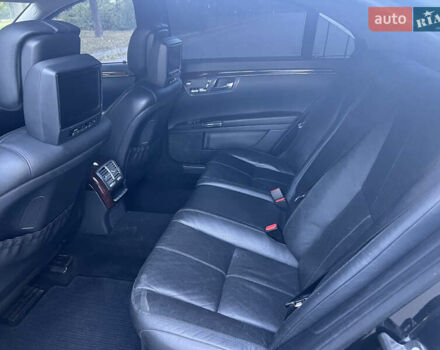 Чорний Мерседес С Клас, об'ємом двигуна 5.46 л та пробігом 560 тис. км за 7650 $, фото 33 на Automoto.ua