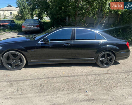 Мерседес С Класс 2007 в Харькове на Automoto.ua Черный Мерседес С Класс, объемом двигателя 5.5 л и пробегом 196 тыс. км за 18000 $, фото 1 на Automoto.ua