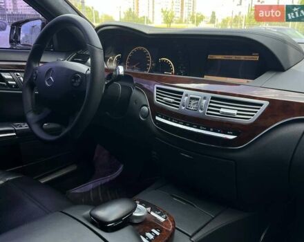 Черный Мерседес С Класс, объемом двигателя 6.21 л и пробегом 150 тыс. км за 16990 $, фото 19 на Automoto.ua