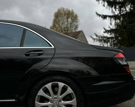 Чорний Мерседес С Клас, об'ємом двигуна 5.46 л та пробігом 270 тис. км за 10950 $, фото 13 на Automoto.ua