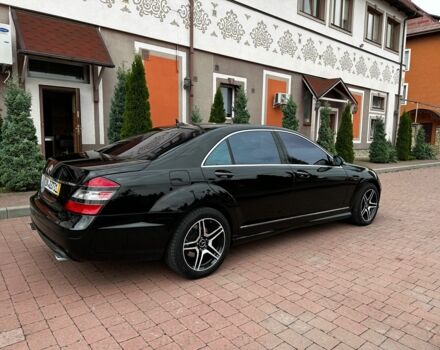 Черный Мерседес С Класс, объемом двигателя 5.5 л и пробегом 330 тыс. км за 10000 $, фото 7 на Automoto.ua
