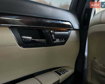 Черный Мерседес С Класс, объемом двигателя 5.5 л и пробегом 205 тыс. км за 11400 $, фото 8 на Automoto.ua