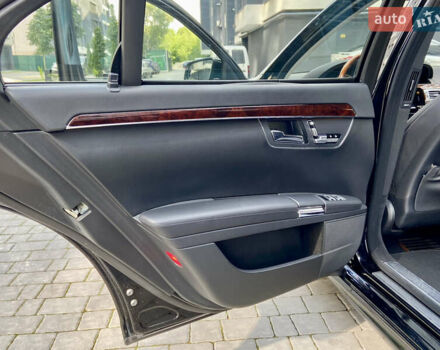 Черный Мерседес С Класс, объемом двигателя 5.46 л и пробегом 171 тыс. км за 14900 $, фото 37 на Automoto.ua