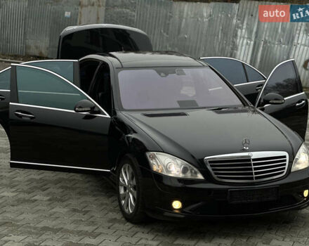 Черный Мерседес С Класс, объемом двигателя 5.46 л и пробегом 270 тыс. км за 8700 $, фото 3 на Automoto.ua
