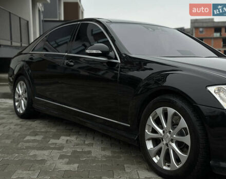 Черный Мерседес С Класс, объемом двигателя 5.46 л и пробегом 270 тыс. км за 8700 $, фото 6 на Automoto.ua