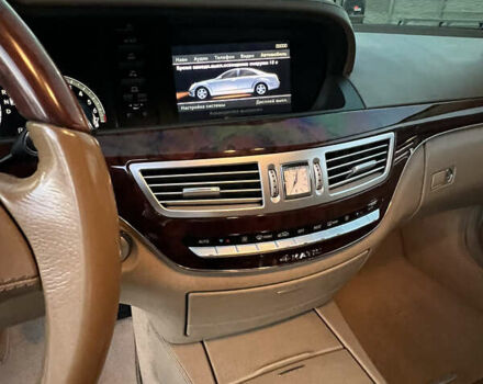 Мерседес С Класс 2007 в Одессе на Automoto.ua Черный Мерседес С Класс, объемом двигателя 5.5 л и пробегом 235 тыс. км за 13200 $, фото 13 на Automoto.ua