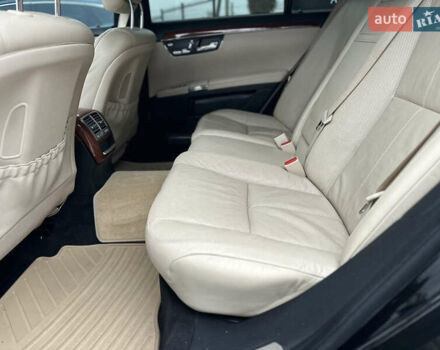 Чорний Мерседес С Клас, об'ємом двигуна 3.5 л та пробігом 220 тис. км за 10800 $, фото 23 на Automoto.ua