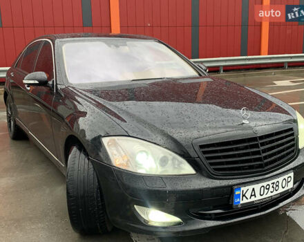 Мерседес С Класс 2007 в Киеве на Automoto.ua Черный Мерседес С Класс, объемом двигателя 5.5 л и пробегом 250 тыс. км за 7750 $, фото 1 на Automoto.ua