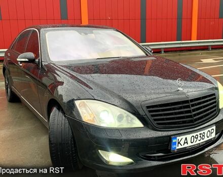 Черный Мерседес С Класс, объемом двигателя 5.5 л и пробегом 250 тыс. км за 7850 $, фото 2 на Automoto.ua