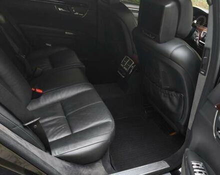 Черный Мерседес С Класс, объемом двигателя 5.46 л и пробегом 322 тыс. км за 15000 $, фото 35 на Automoto.ua