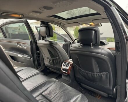 Черный Мерседес С Класс, объемом двигателя 3.5 л и пробегом 217 тыс. км за 10300 $, фото 15 на Automoto.ua