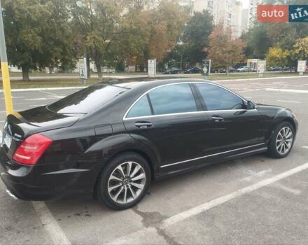 Черный Мерседес С Класс, объемом двигателя 5.5 л и пробегом 416 тыс. км за 9500 $, фото 11 на Automoto.ua