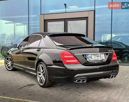 Черный Мерседес С Класс, объемом двигателя 6.3 л и пробегом 91 тыс. км за 25000 $, фото 2 на Automoto.ua