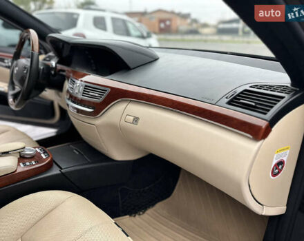 Чорний Мерседес С Клас, об'ємом двигуна 3.5 л та пробігом 220 тис. км за 10800 $, фото 25 на Automoto.ua