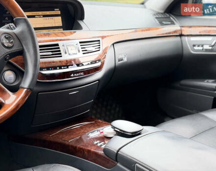 Черный Мерседес С Класс, объемом двигателя 5.46 л и пробегом 295 тыс. км за 13200 $, фото 33 на Automoto.ua