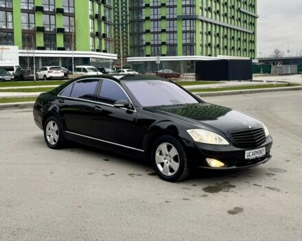 Черный Мерседес С Класс, объемом двигателя 5.5 л и пробегом 258 тыс. км за 7150 $, фото 1 на Automoto.ua