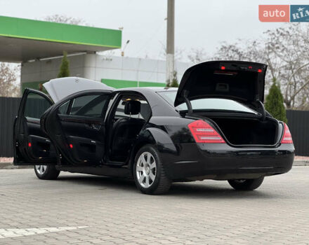 Черный Мерседес С Класс, объемом двигателя 3.5 л и пробегом 217 тыс. км за 10300 $, фото 29 на Automoto.ua