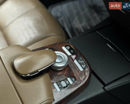 Чорний Мерседес С Клас, об'ємом двигуна 5.5 л та пробігом 288 тис. км за 10950 $, фото 26 на Automoto.ua