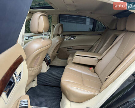 Черный Мерседес С Класс, объемом двигателя 3.5 л и пробегом 305 тыс. км за 7800 $, фото 30 на Automoto.ua