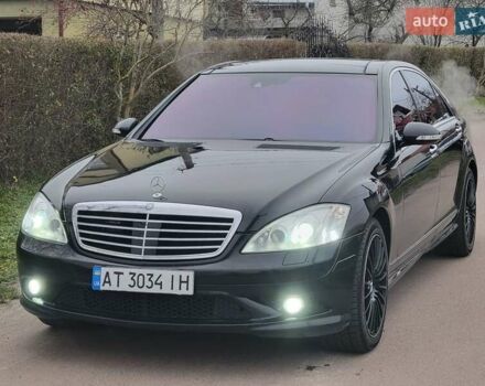 Черный Мерседес С Класс, объемом двигателя 5.5 л и пробегом 300 тыс. км за 9999 $, фото 5 на Automoto.ua