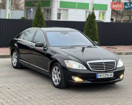 Черный Мерседес С Класс, объемом двигателя 3.5 л и пробегом 217 тыс. км за 10300 $, фото 2 на Automoto.ua