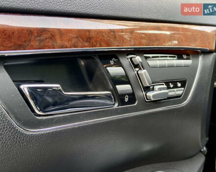 Черный Мерседес С Класс, объемом двигателя 5.46 л и пробегом 171 тыс. км за 14900 $, фото 24 на Automoto.ua