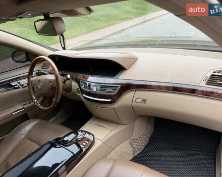 Черный Мерседес С Класс, объемом двигателя 3.5 л и пробегом 305 тыс. км за 7800 $, фото 21 на Automoto.ua