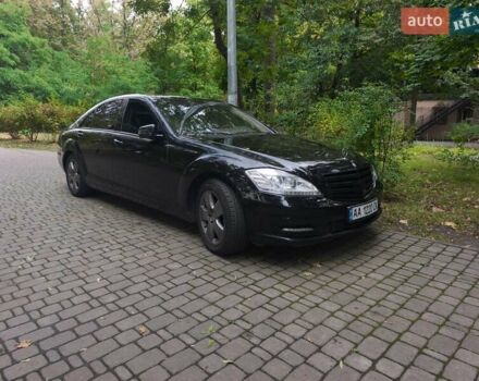 Черный Мерседес С Класс, объемом двигателя 5.46 л и пробегом 322 тыс. км за 15000 $, фото 1 на Automoto.ua