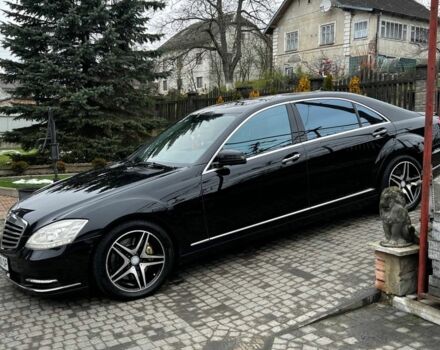 Черный Мерседес С Класс, объемом двигателя 5.5 л и пробегом 327 тыс. км за 10000 $, фото 3 на Automoto.ua