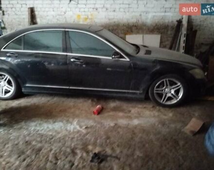 Черный Мерседес С Класс, объемом двигателя 5.46 л и пробегом 120 тыс. км за 6200 $, фото 4 на Automoto.ua