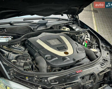 Черный Мерседес С Класс, объемом двигателя 6.3 л и пробегом 91 тыс. км за 25000 $, фото 6 на Automoto.ua