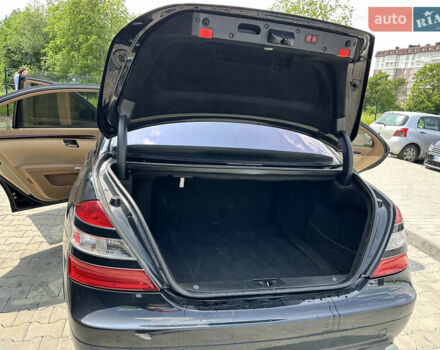 Черный Мерседес С Класс, объемом двигателя 0 л и пробегом 330 тыс. км за 10000 $, фото 10 на Automoto.ua