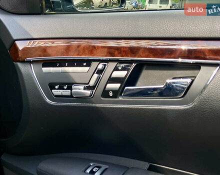 Черный Мерседес С Класс, объемом двигателя 5.46 л и пробегом 171 тыс. км за 14900 $, фото 27 на Automoto.ua