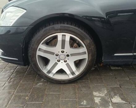 Черный Мерседес С Класс, объемом двигателя 4.7 л и пробегом 339 тыс. км за 11000 $, фото 13 на Automoto.ua