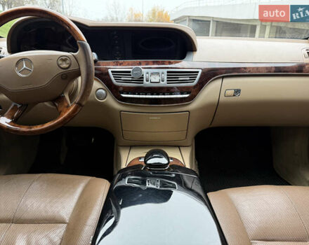 Черный Мерседес С Класс, объемом двигателя 3.5 л и пробегом 305 тыс. км за 7800 $, фото 20 на Automoto.ua