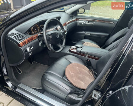 Черный Мерседес С Класс, объемом двигателя 3 л и пробегом 300 тыс. км за 14200 $, фото 20 на Automoto.ua